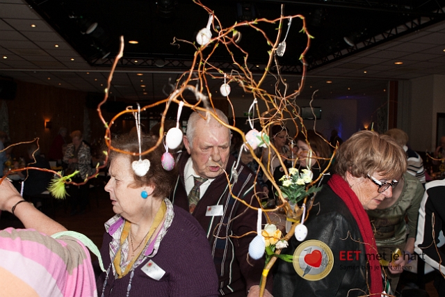 20150322 frans versteden fotografie - tilburginbeeld FRVE0784.jpg - eet met je hart lunch en creatieve workshop paastakken maken